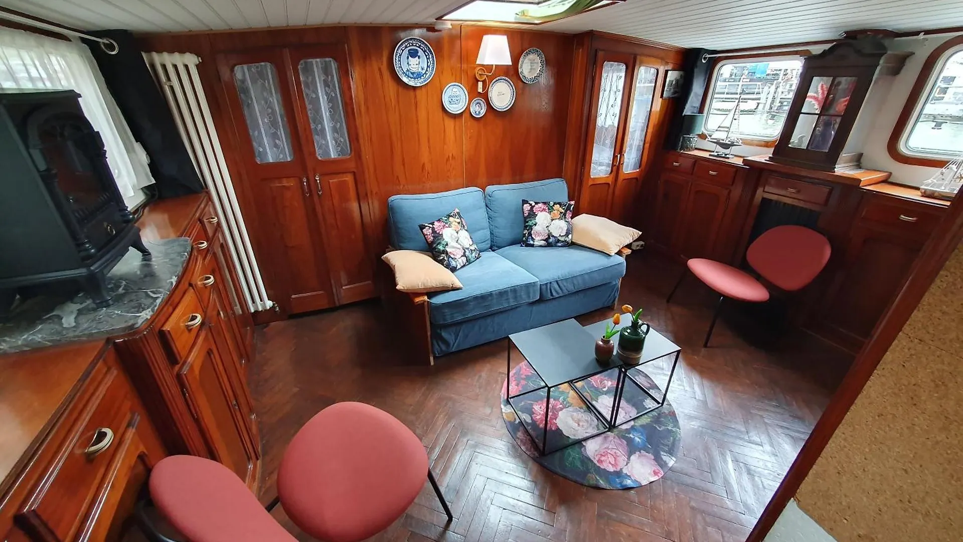 ספינת מלון Houseboat Holiday Apartments רוטרדם