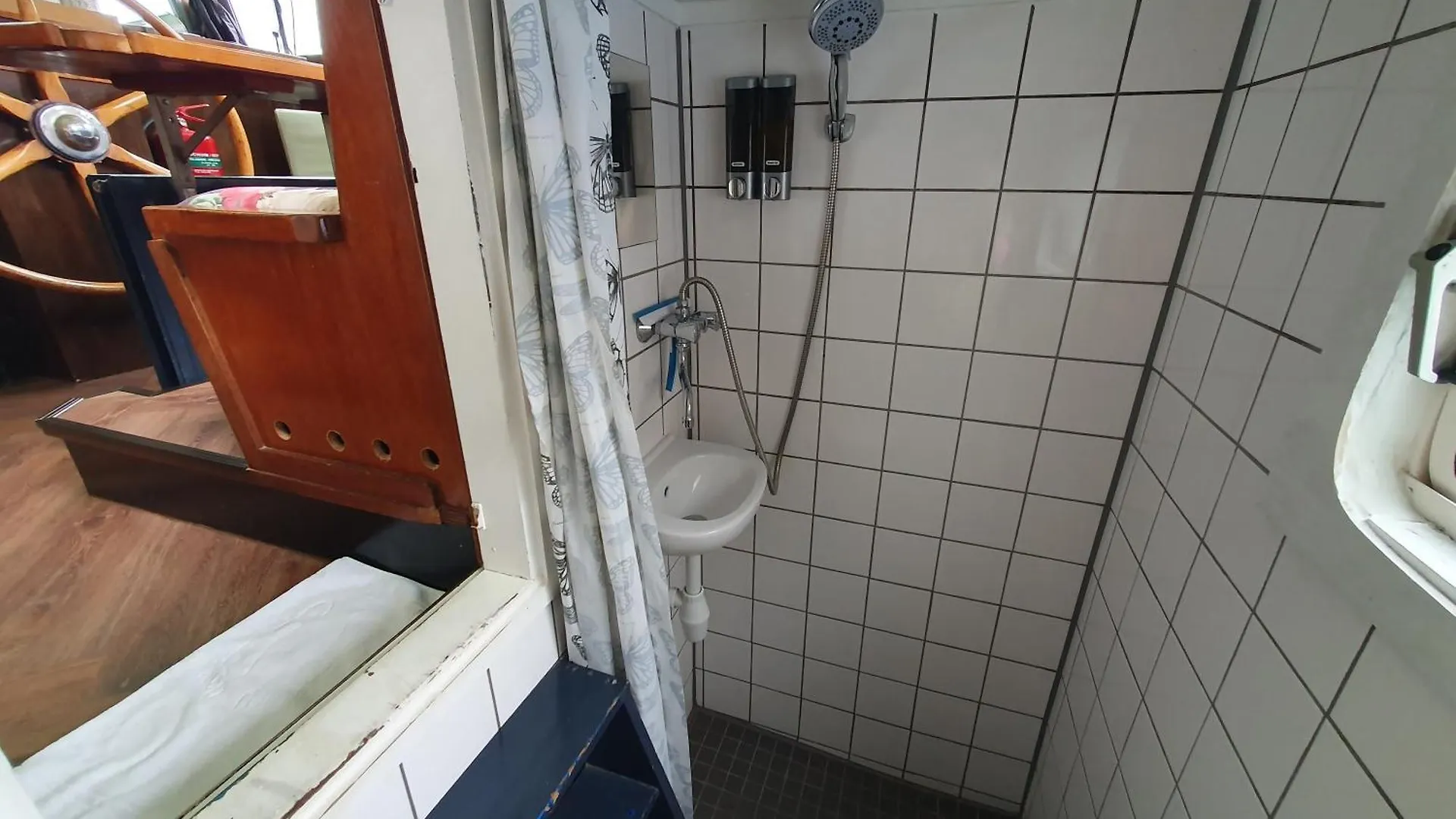 Houseboat Holiday Apartments רוטרדם