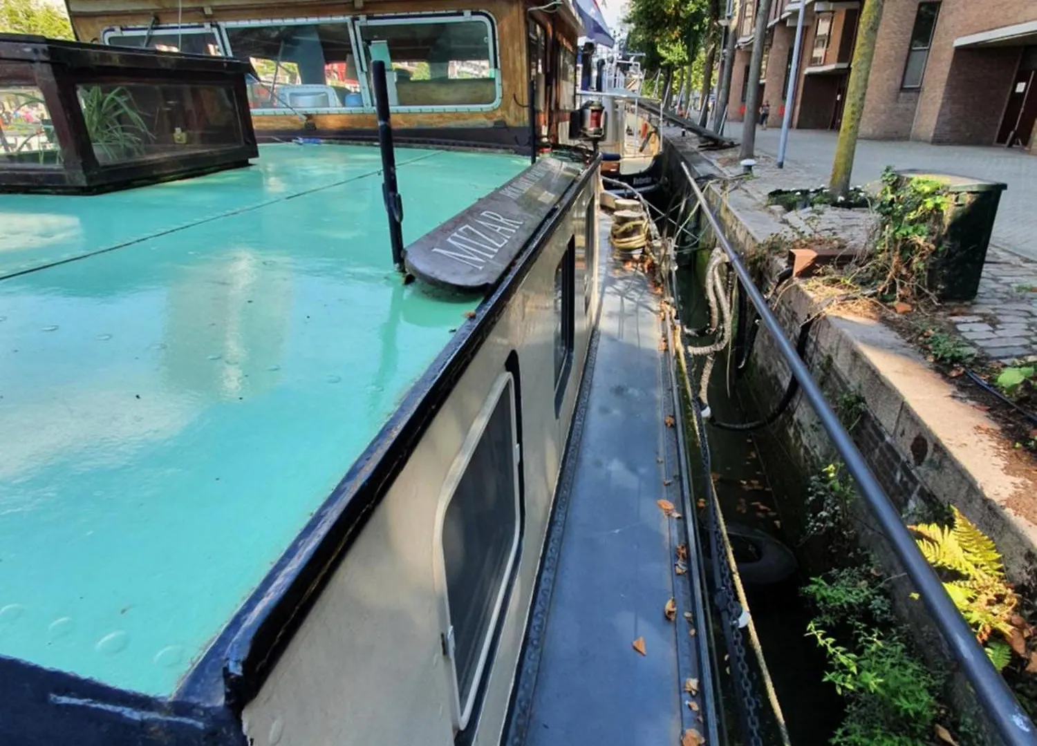 Botel Houseboat holiday apartments Rotterdam