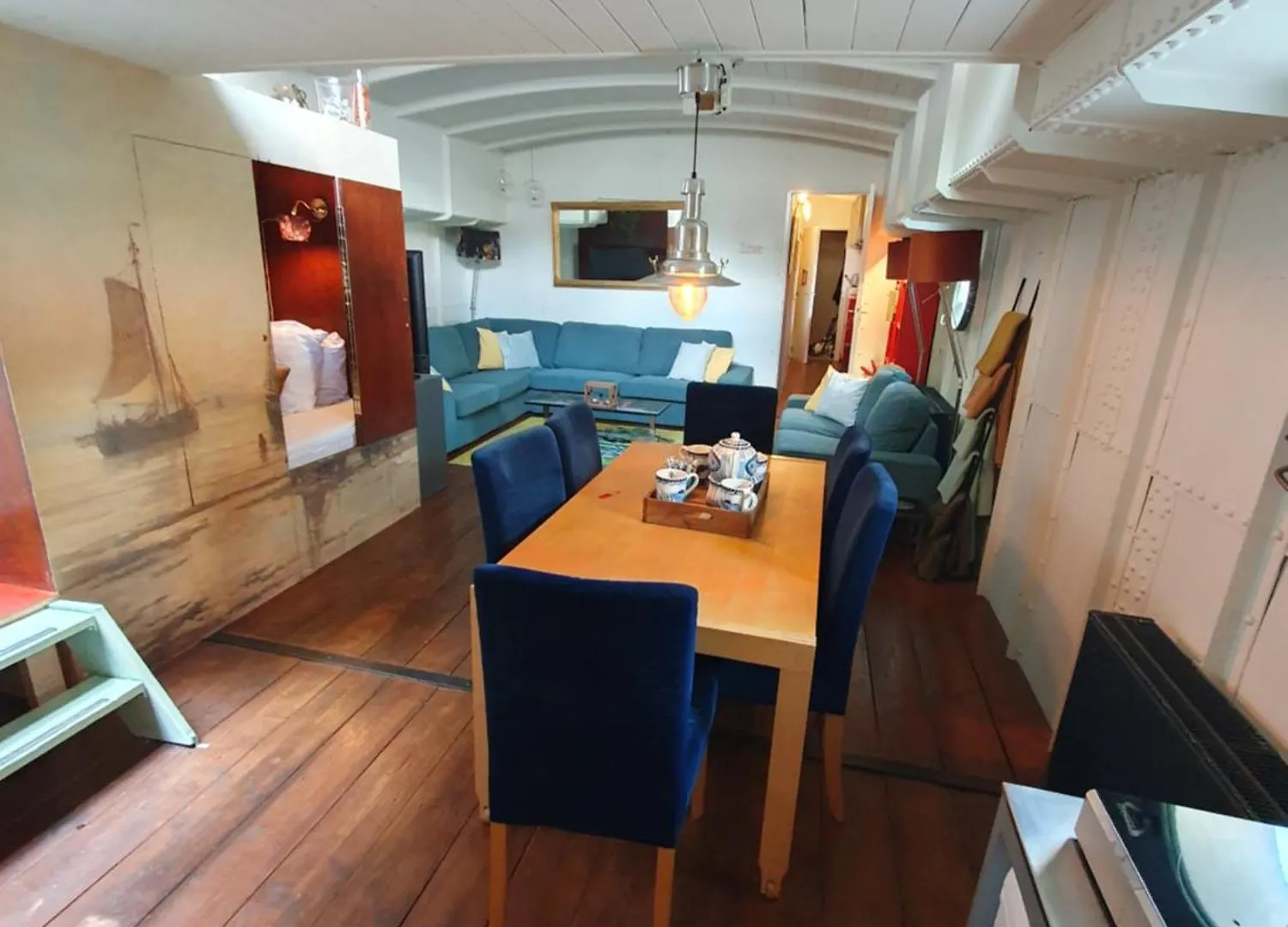 Houseboat holiday apartments Rotterdam